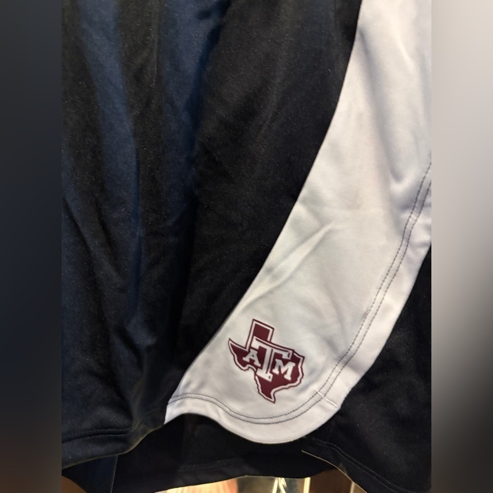 Adidas for Designed Training Woven NCAA Texas A&M University Athletic Shorts NWT - Picture 4 of 9